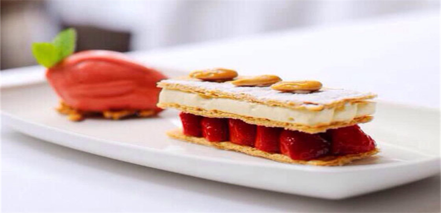 食堂承包應(yīng)該公開招標(biāo)，擇優(yōu)錄用，罰款承包，嚴(yán)懲不貸